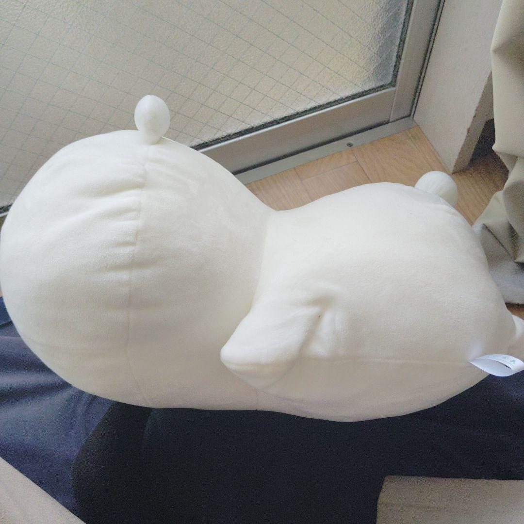 ちいかわのかわいい顔の丸型クッション