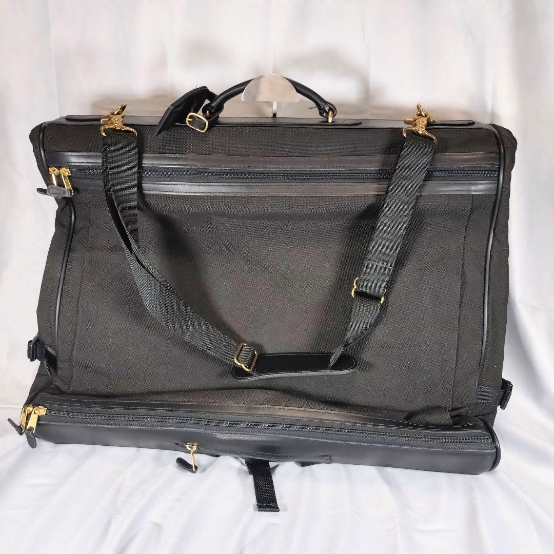 ブラックガーメントバッグ 大容量　COACH