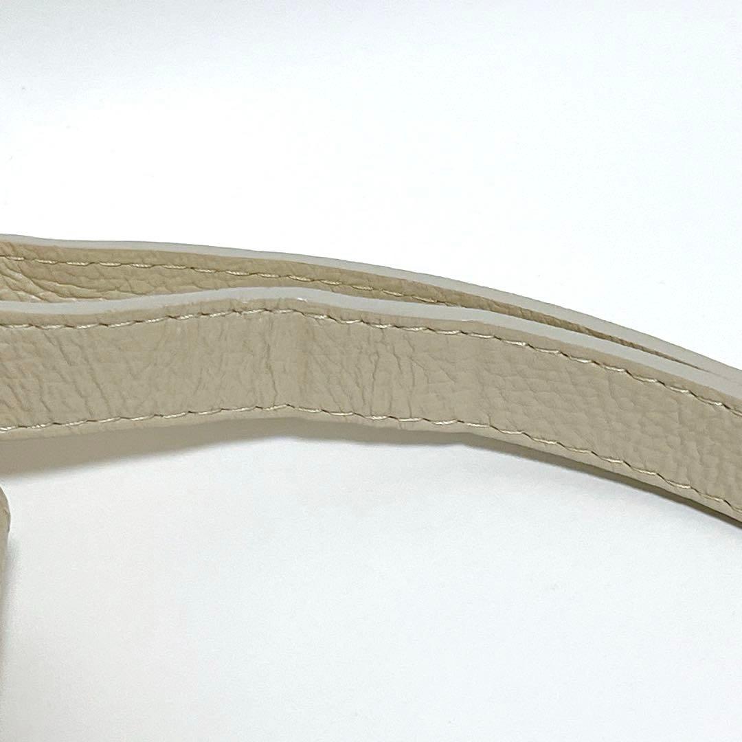 AULENTTI　DOショルダーBAG　オフホワイト　牛革　シュリンクレザー