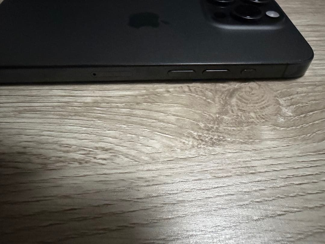 Apple iPhone 15 Pro ブラックチタニウム 本体 128GB