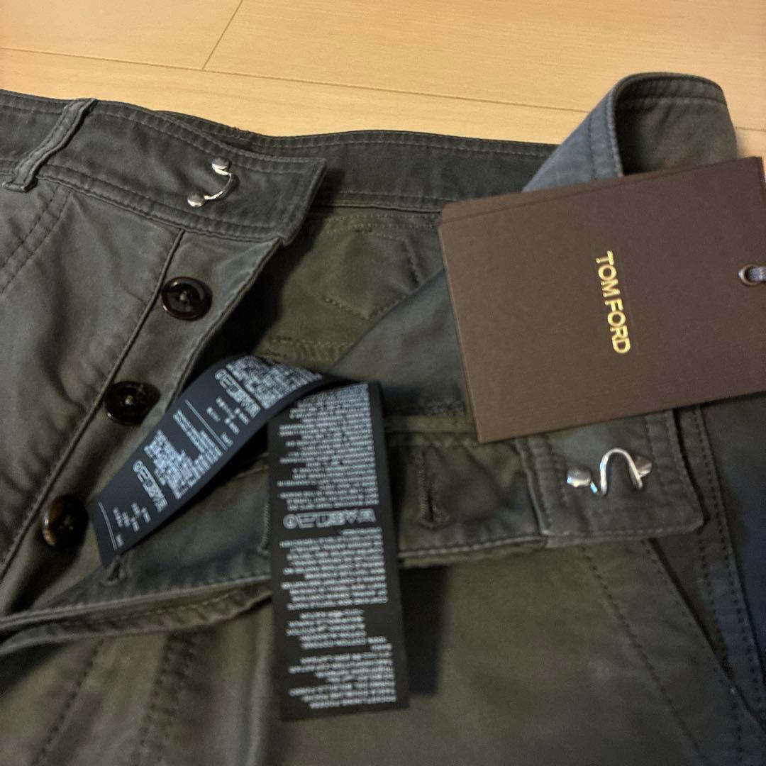 TOM FORD 新品カーキーコットンパンツチノパン 新品タグ付き
