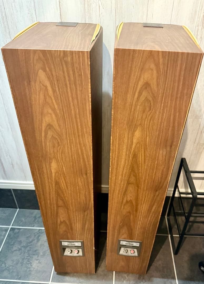 う*に様 FOCAL CHORUS 726 スピーカー