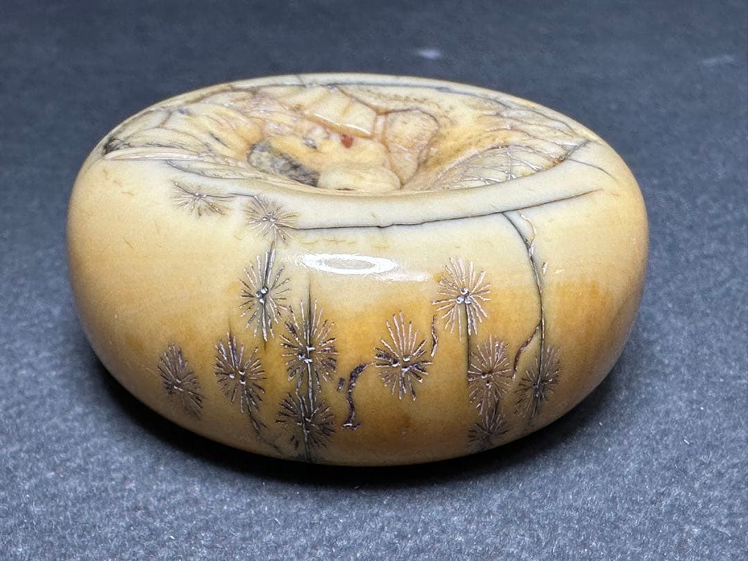 極上　根付　饅頭　天然素材　アンティーク　骨董　飾り物　古美術品　 置物細密細工