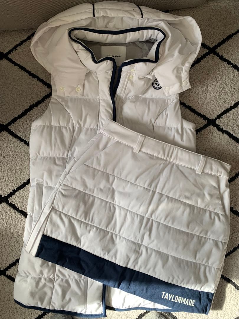 【TAYLORMADE 】フード付きベストとスカートセット　Mサイズ