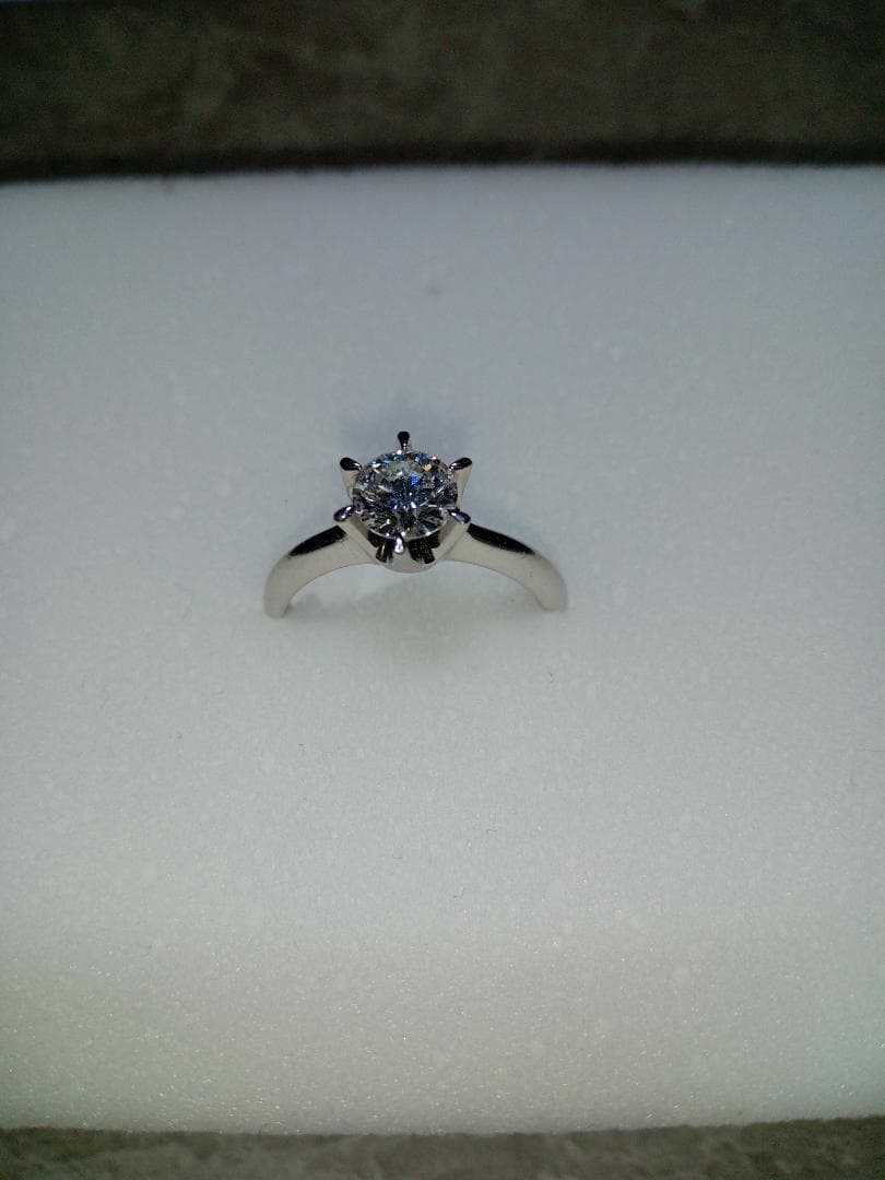 【定価100万円】 大粒ダイヤモンド 0.59ct プラチナダイヤモンドリング