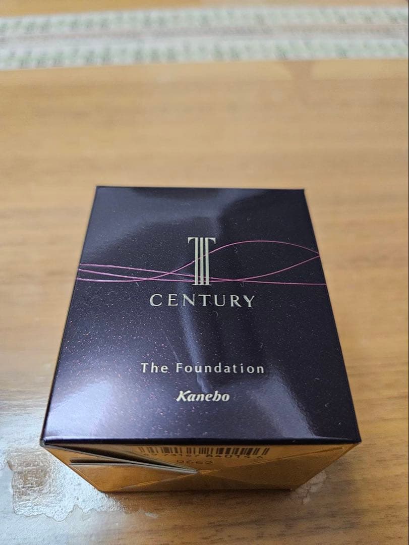 トワニーセンチュリーザ・ファンデーションオークルR 30g