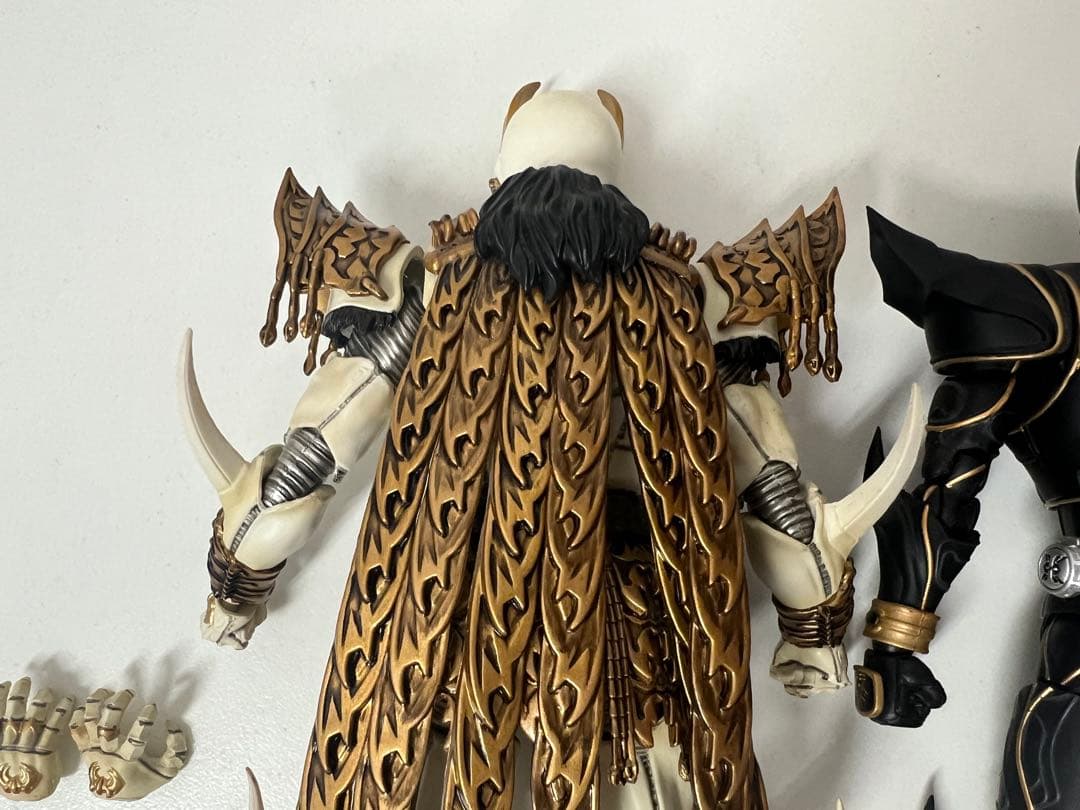 真骨頂 仮面ライダークウガ ン・ダグバ・ゼバ フィギュアーツ