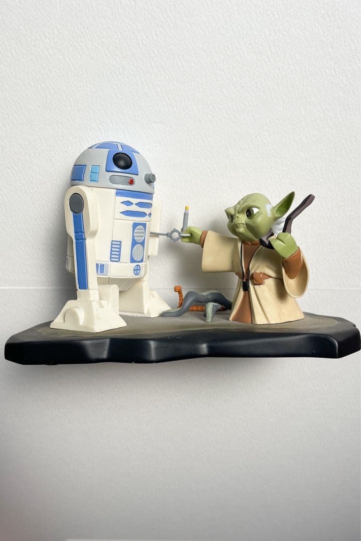 Star Wars Yoda & R2-D2 2500個 限定版フィギュア