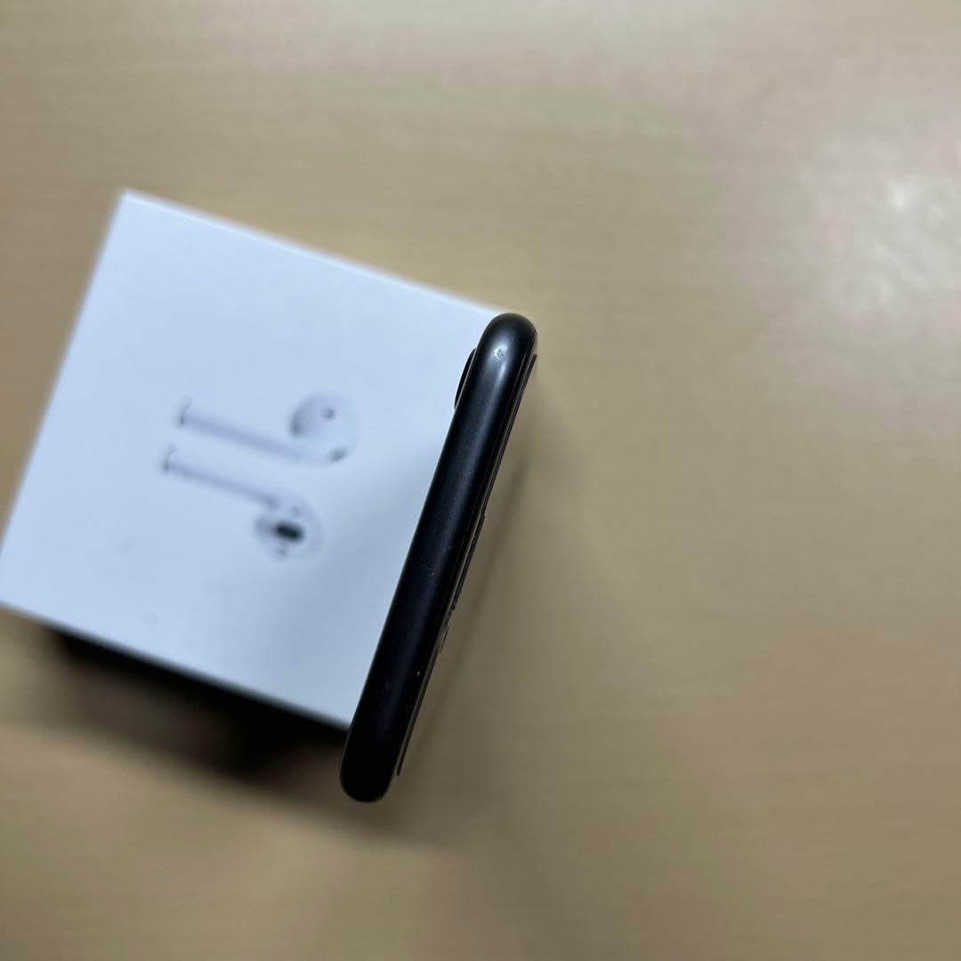 iPhone8 64GB SIMフリー　画面割れあり　バッテリー最大容量73%