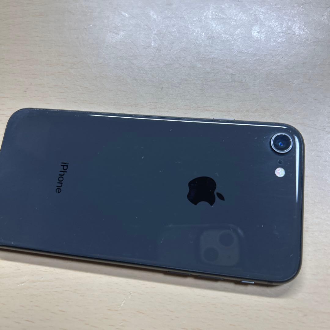 iPhone8 64GB SIMフリー　画面割れあり　バッテリー最大容量73%