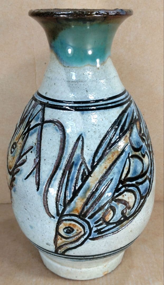 【本物保証】金城次郎 壷屋焼花瓶 共箱 栞 人間国宝 壺屋焼 海老魚紋花瓶