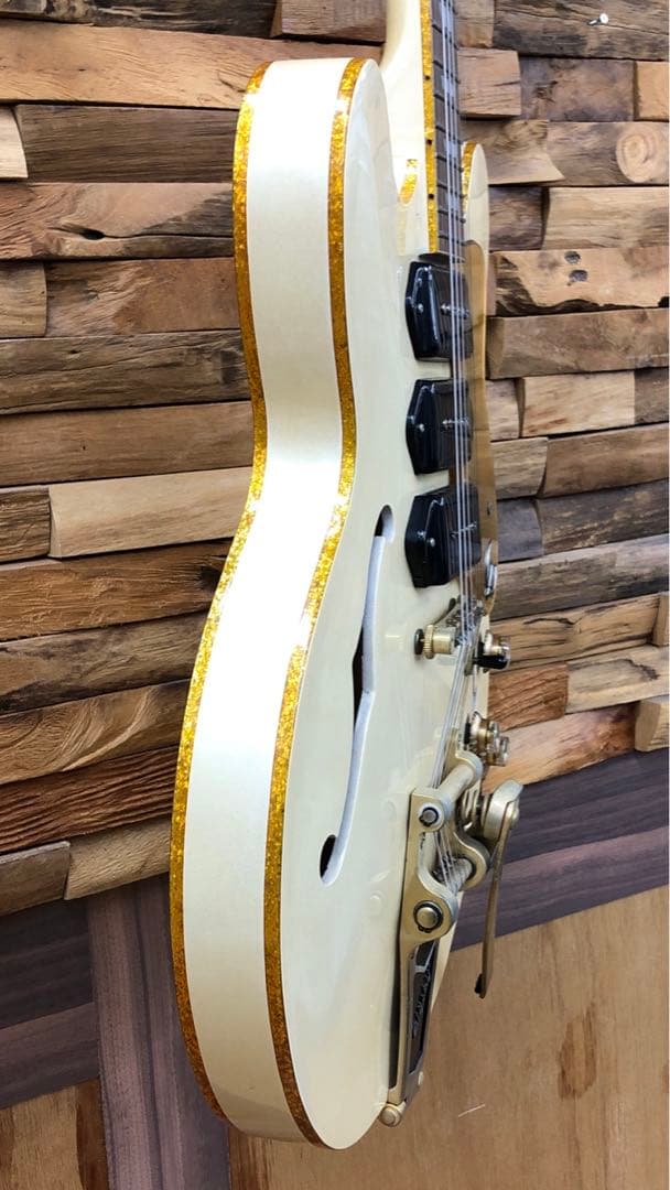 Epiphone Riviera P93 セミアコ 3基P90搭載 Bigsby