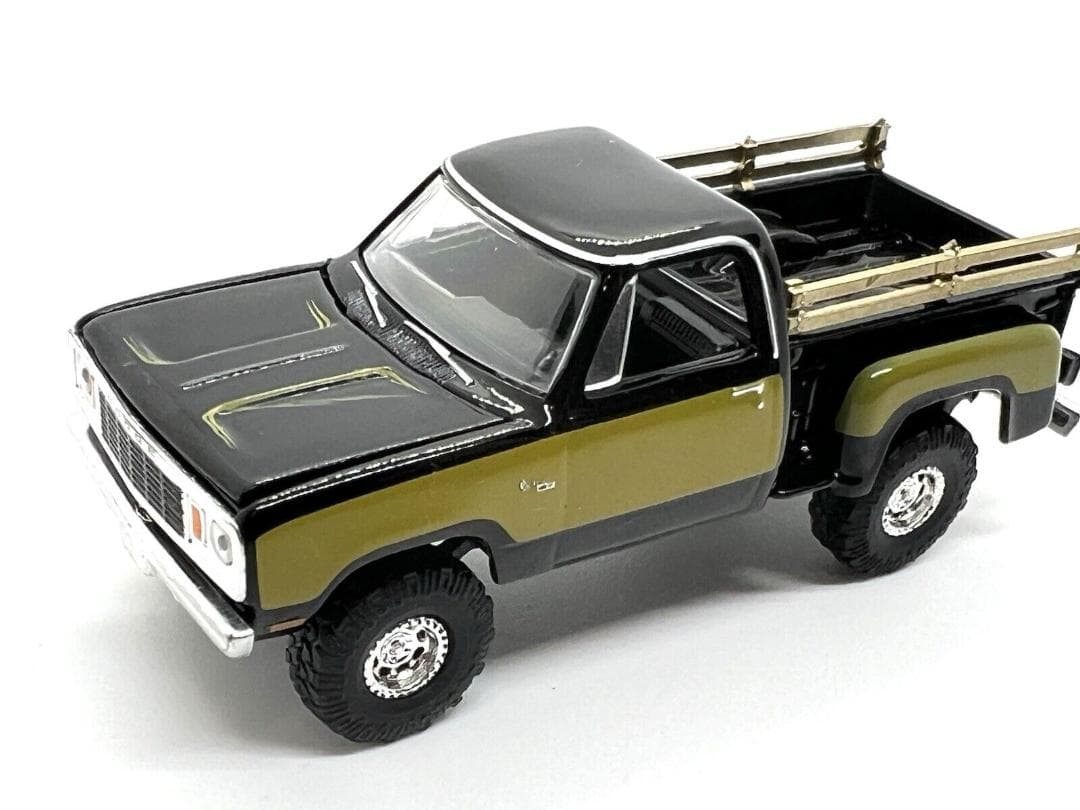 M2 AH 1/64 '78 ダッジ カスタム100 & '44 JEEP MB