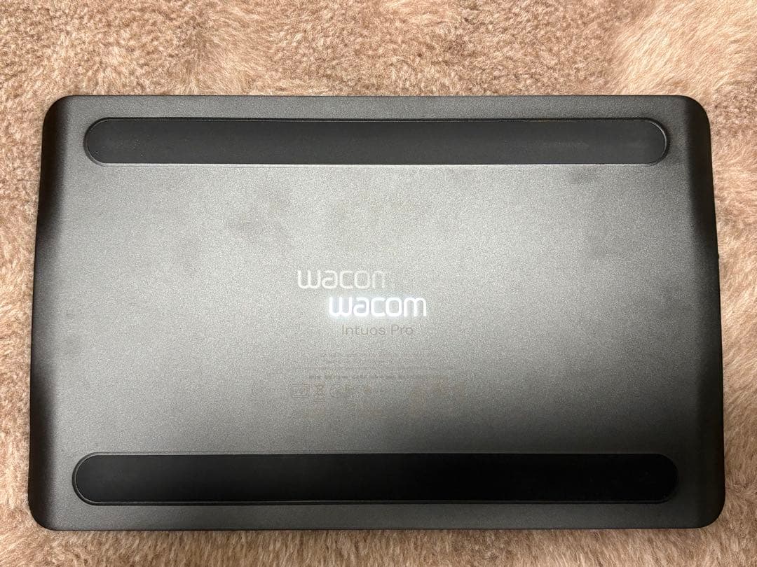 ペンタブレット Wacom Intuos Pro 本体