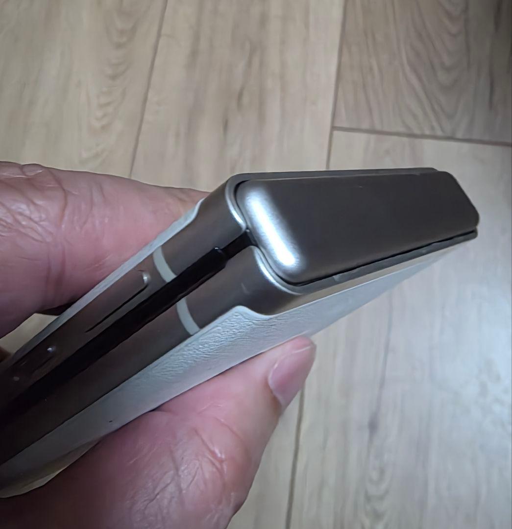 Motorola razr 40 バニラクリーム 256GB