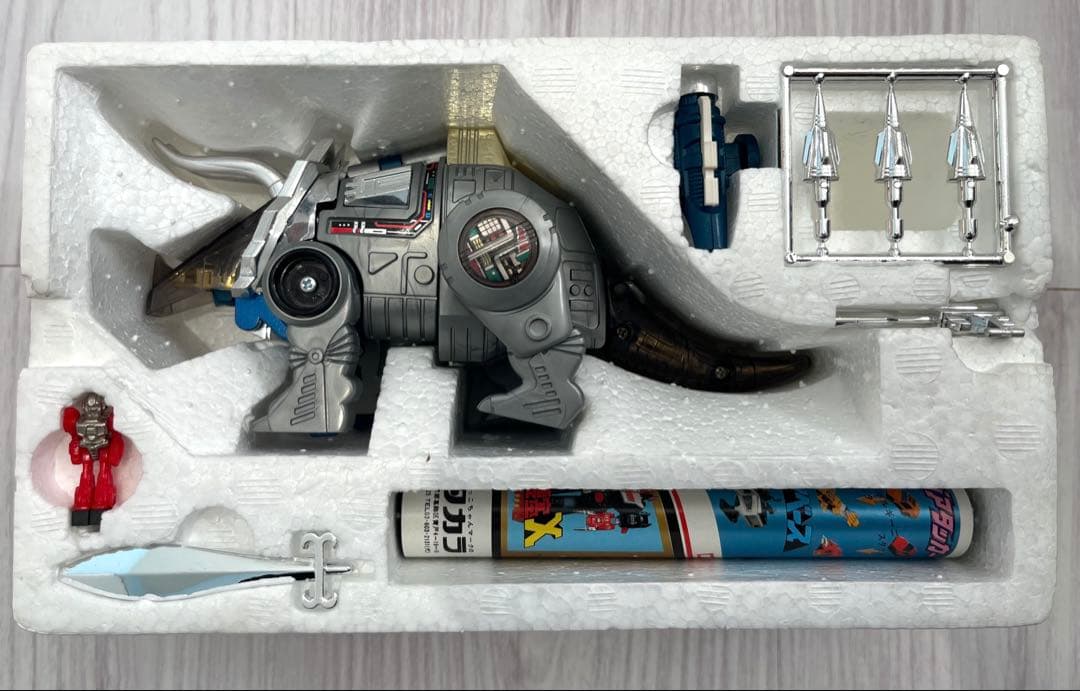 タカラ　ダイアクロン　恐竜ロボ　トリケラトプス