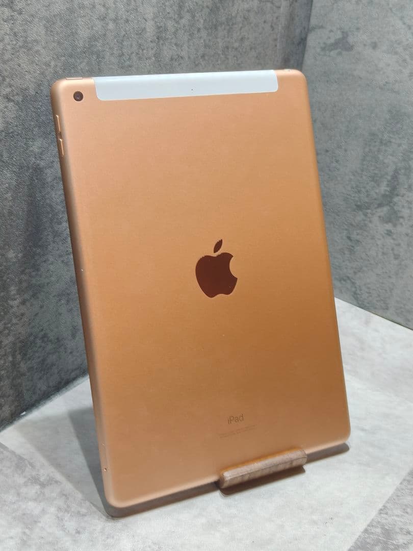 美品 iPad 第7世代 32GB セルラーモデル タブレット