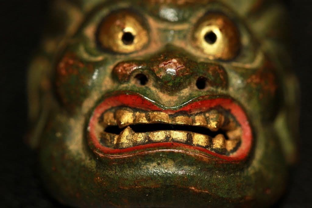 兎門 在銘 柘植彫 彩色 面根付 「雅楽面」 江戸時代