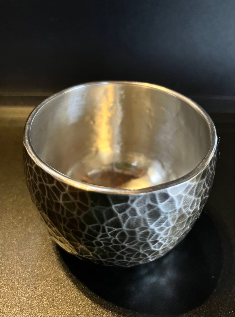伝統工芸 手造り 『松巣堂』銅ぐい呑 いぶし銀(網手文) 打物銅器 新潟県燕市製