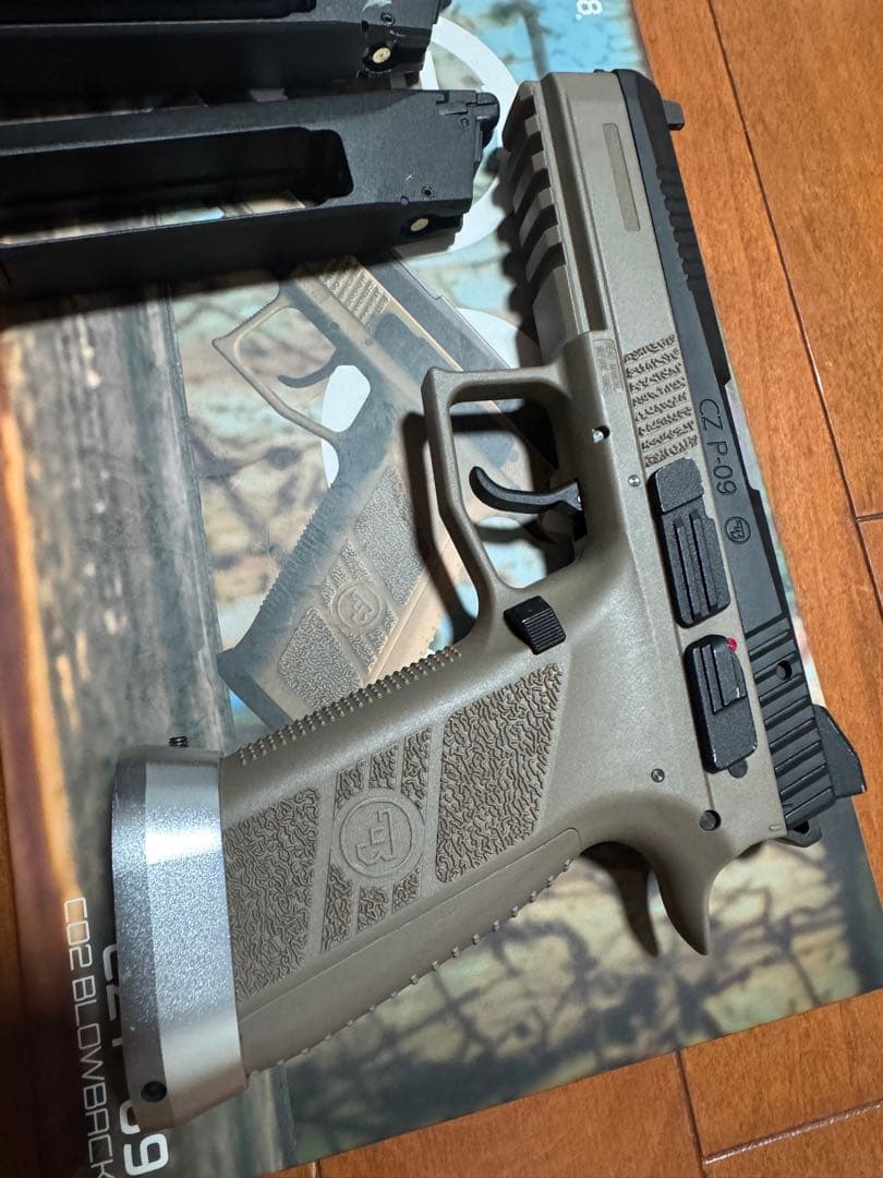 カーボネイト・CZ P-09 タンカラー マガジン2本付き