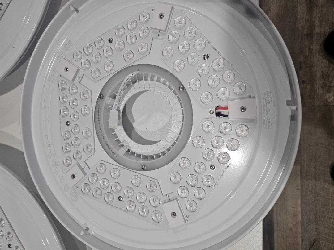 L*e様 SwitchBot シーリングライト W2612210 3個 W261