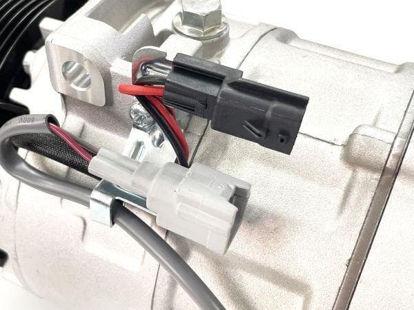 日産 セレナ ワゴン C26 エアコンコンプレッサー 92600-1VA0A