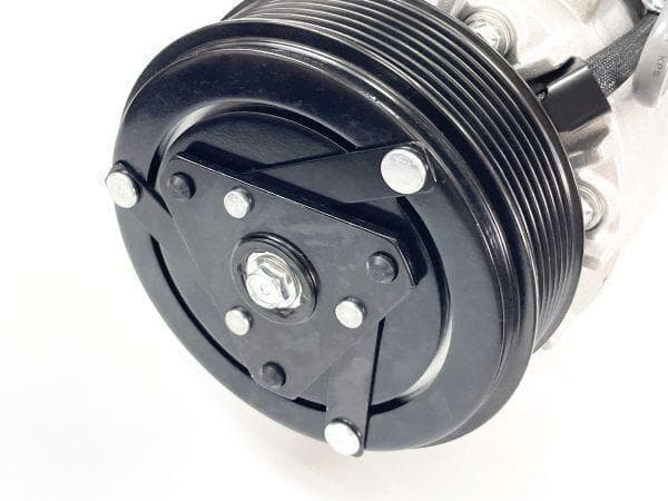 日産 セレナ ワゴン C26 エアコンコンプレッサー 92600-1VA0A