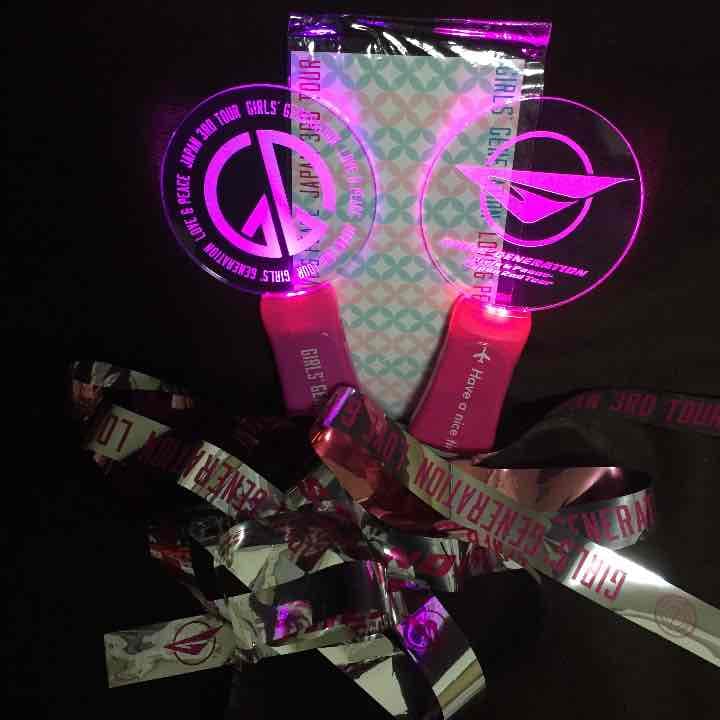 少女時代 ライブ ペンライト２本 ＋おまけ銀テープ3本