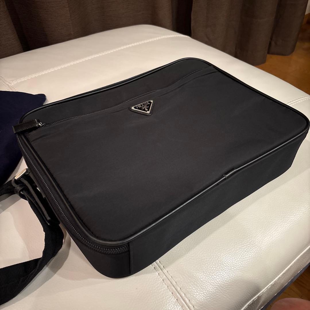 PRADA ブラック ビジネスバッグ