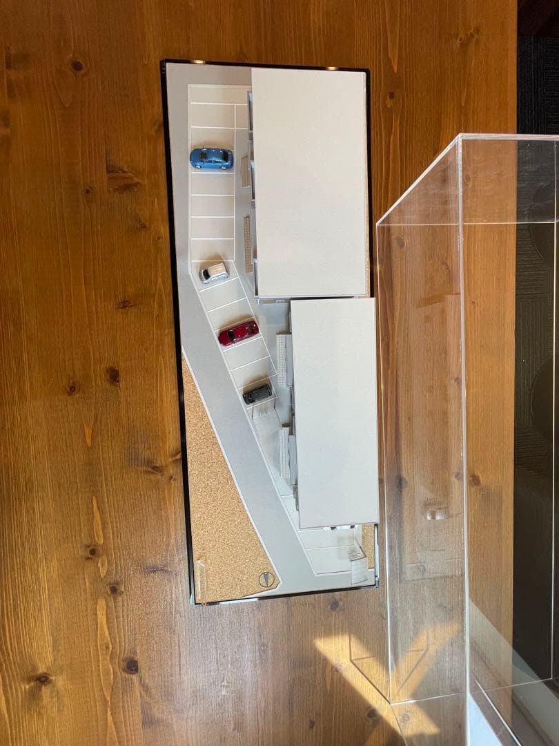 建築模型 1/100 スケール　ケース付き　アパート