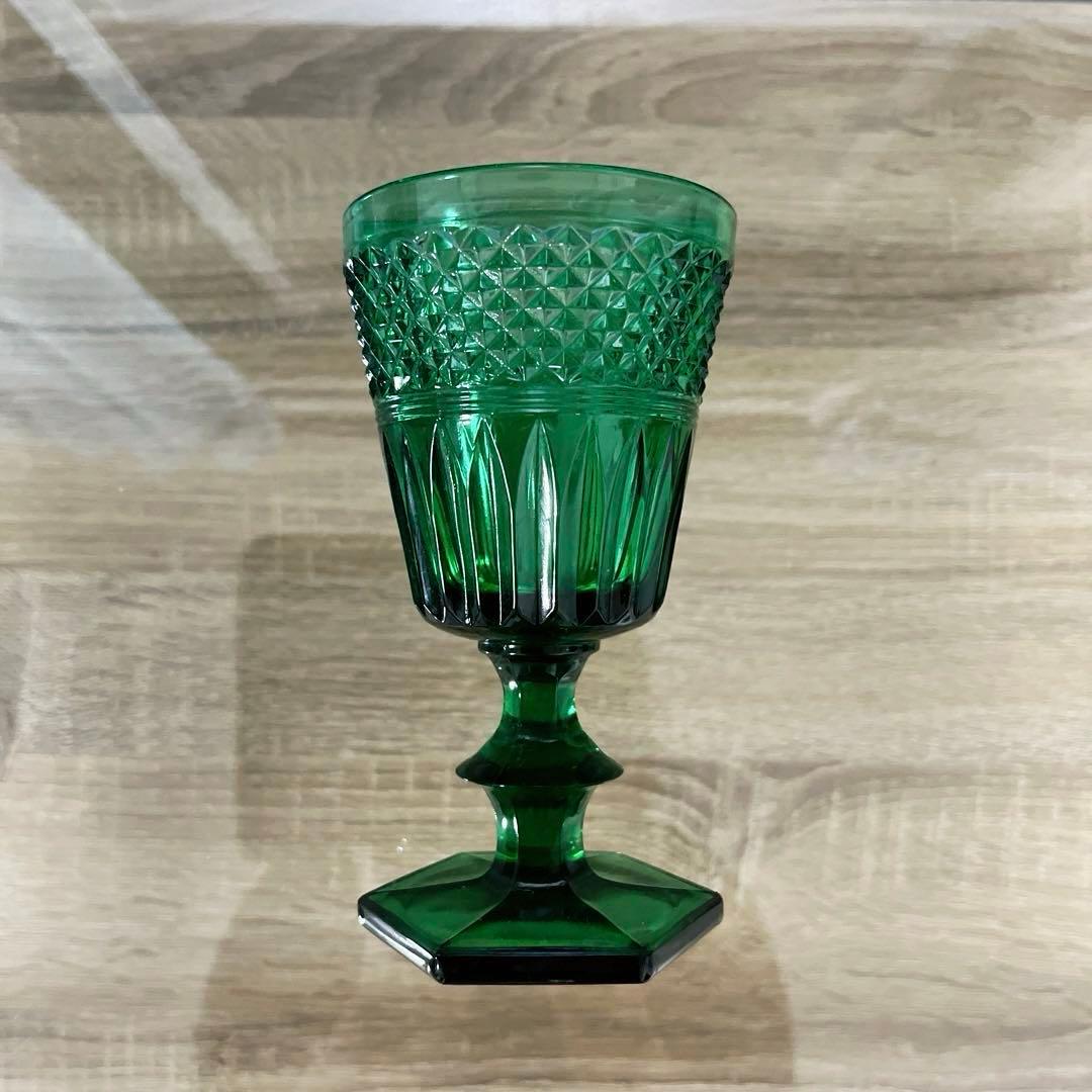 骨董　時代ガラス　上品プレス　ビリジアングリーン　ゴブレット　ワイングラス １客