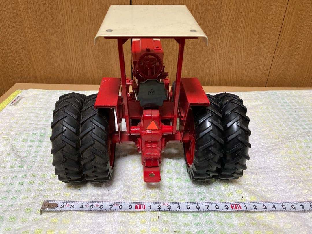 ERTL インターナショナル　トラクター