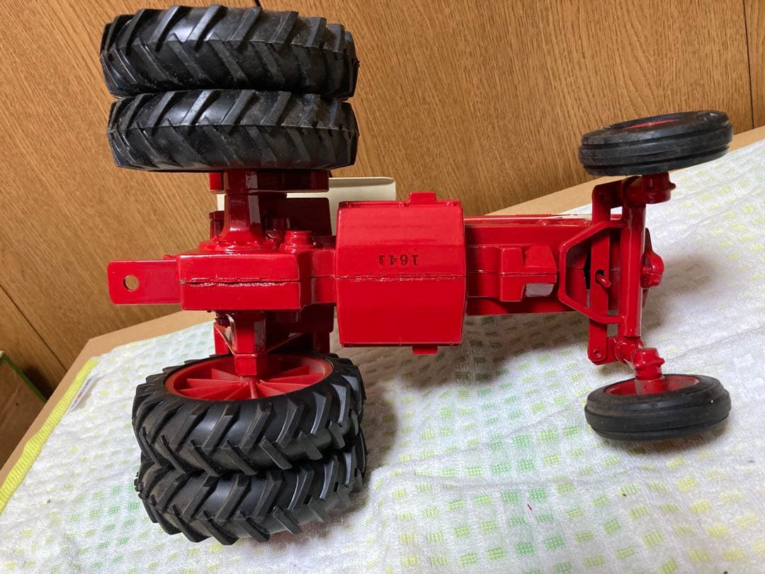 ERTL インターナショナル　トラクター