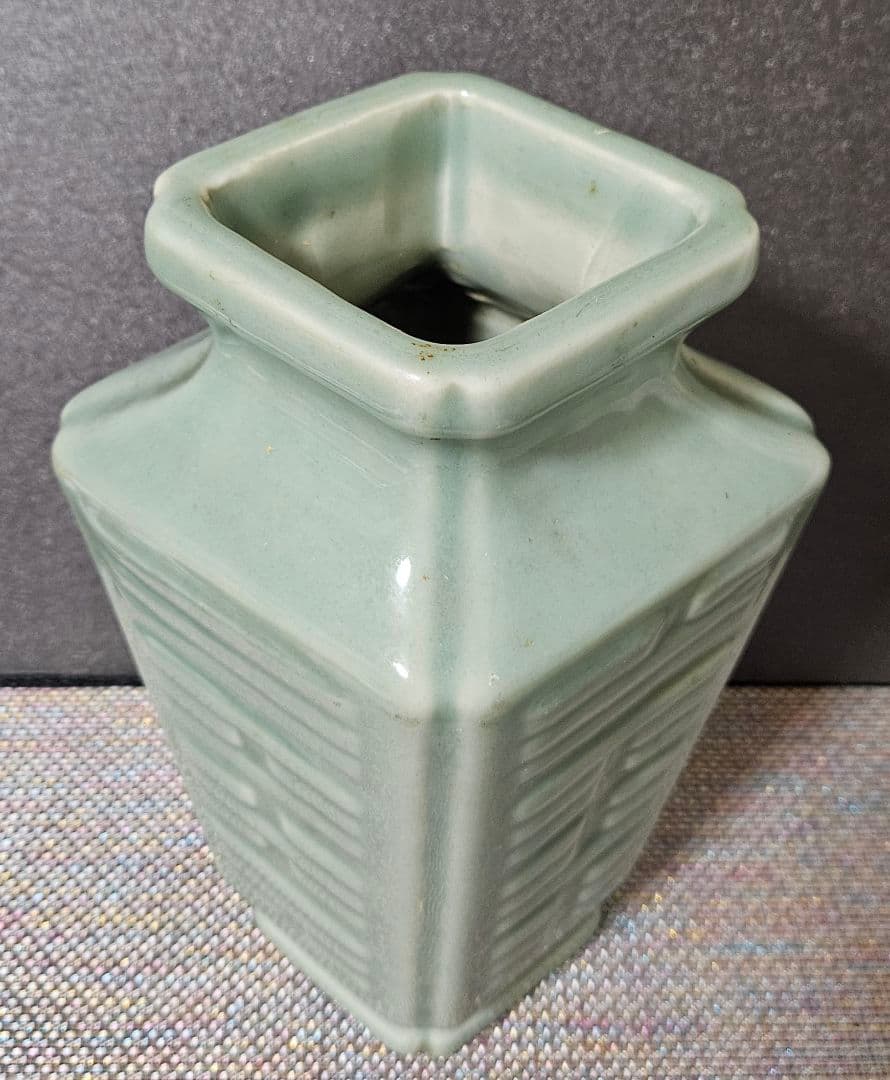 【時代古作品❗】青磁　算木文様　四方瓶 壺　花入れ　花生け　高さ 29.7cm