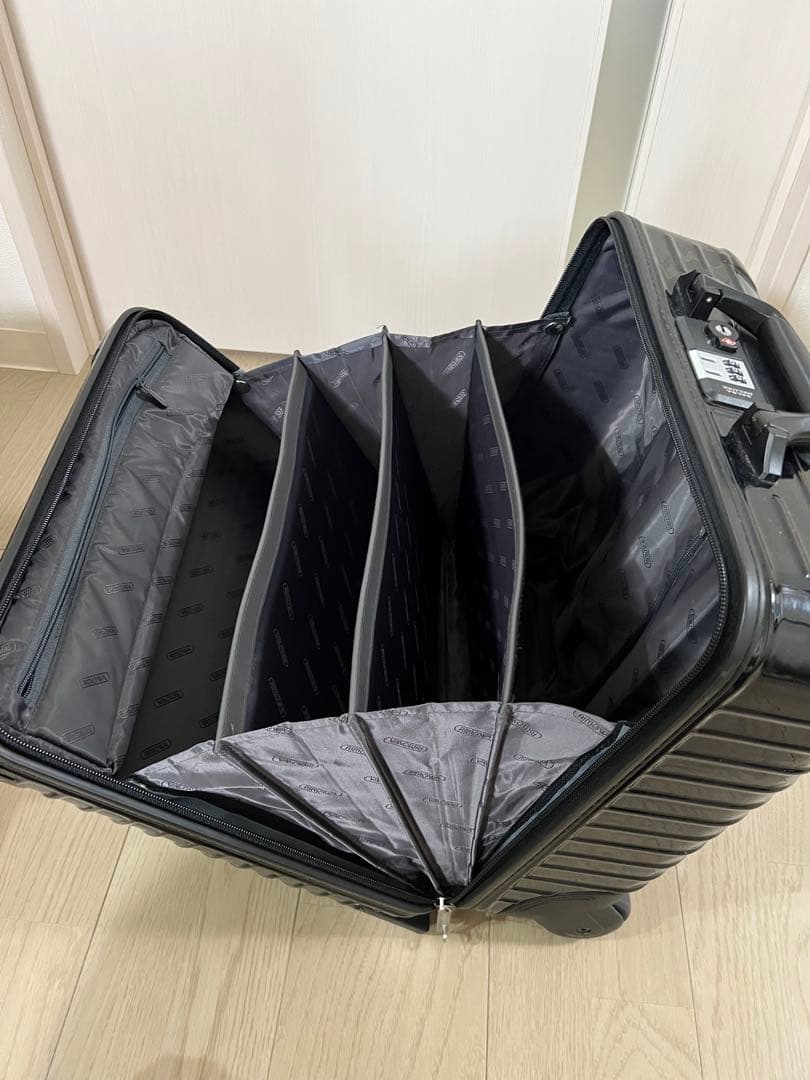 RIMOWA ブラック キャリーケース