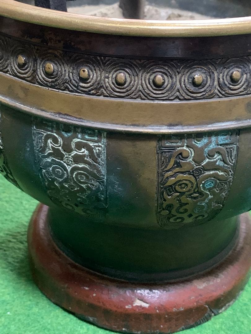 唐金　火鉢　手焙　獅子頭両耳　遊環　灰炉