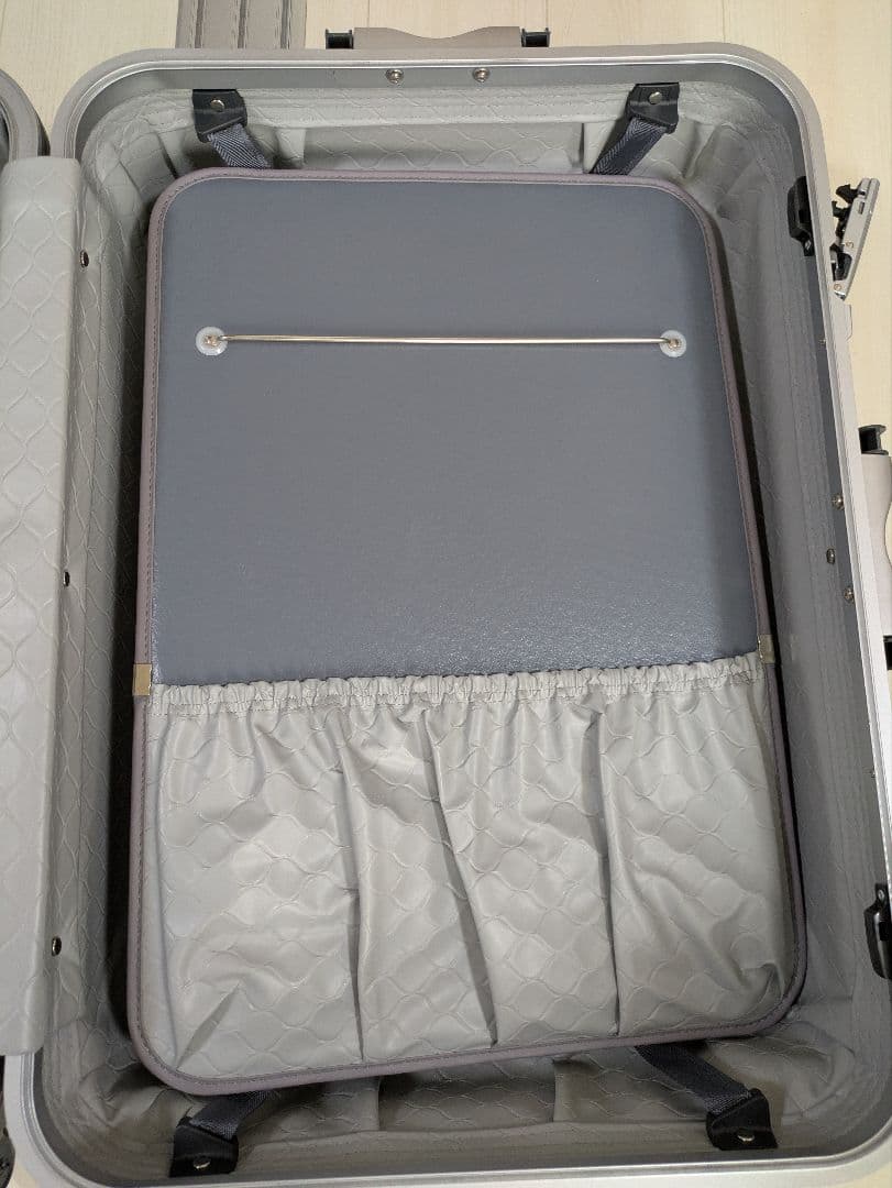 プロテカ　エキノックスライト　スーツケース　TSAロック　レッド　ハード系