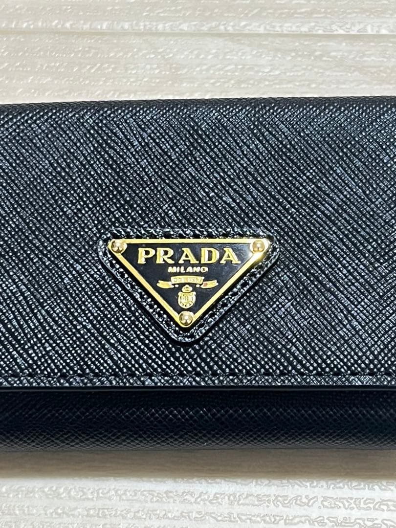 未使用品 プラダ 三つ折りコンパクトウォレット 1MH042