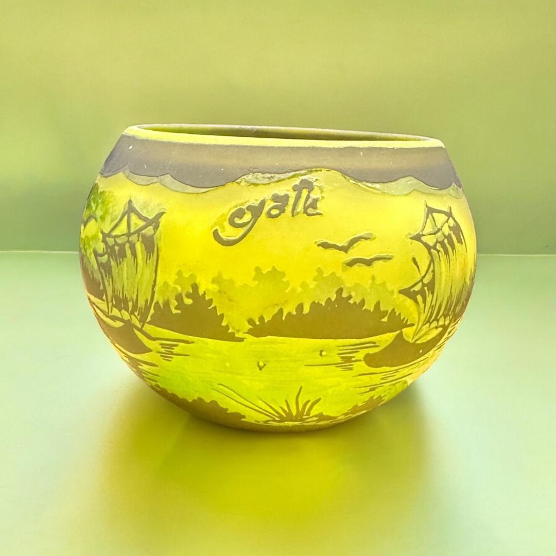 エミールガレ　ボンボニエール　カメオ彫り　被せガラス　高さ8cm