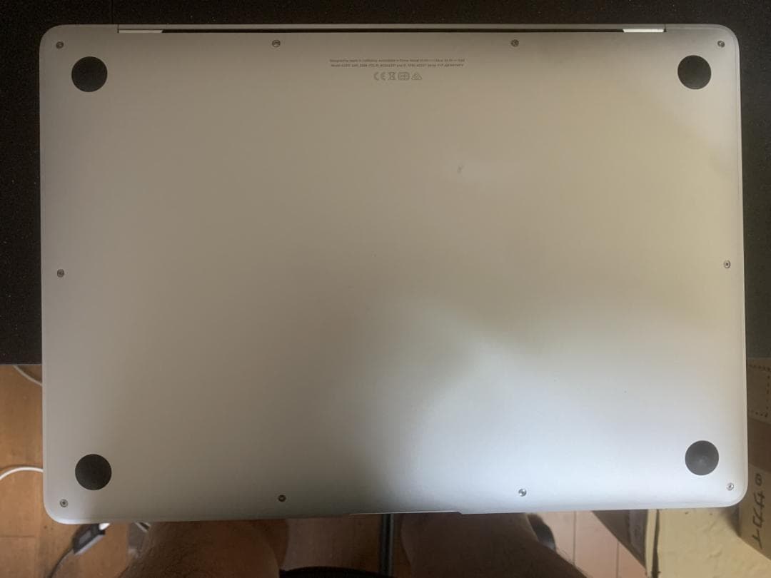 美品 MacBook Air A2337 2020 M1/8GB/256GB