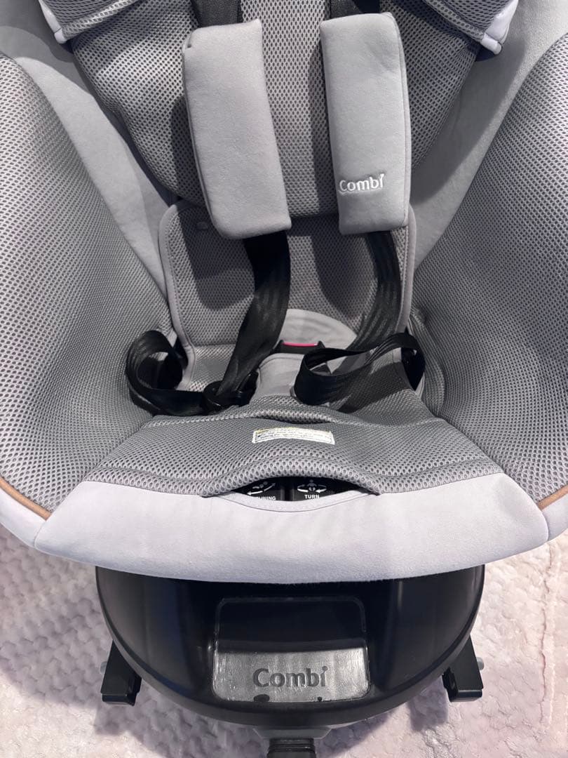 Combi チャイルドシート クルムーブISOFIXエッグショック　CG-UIG
