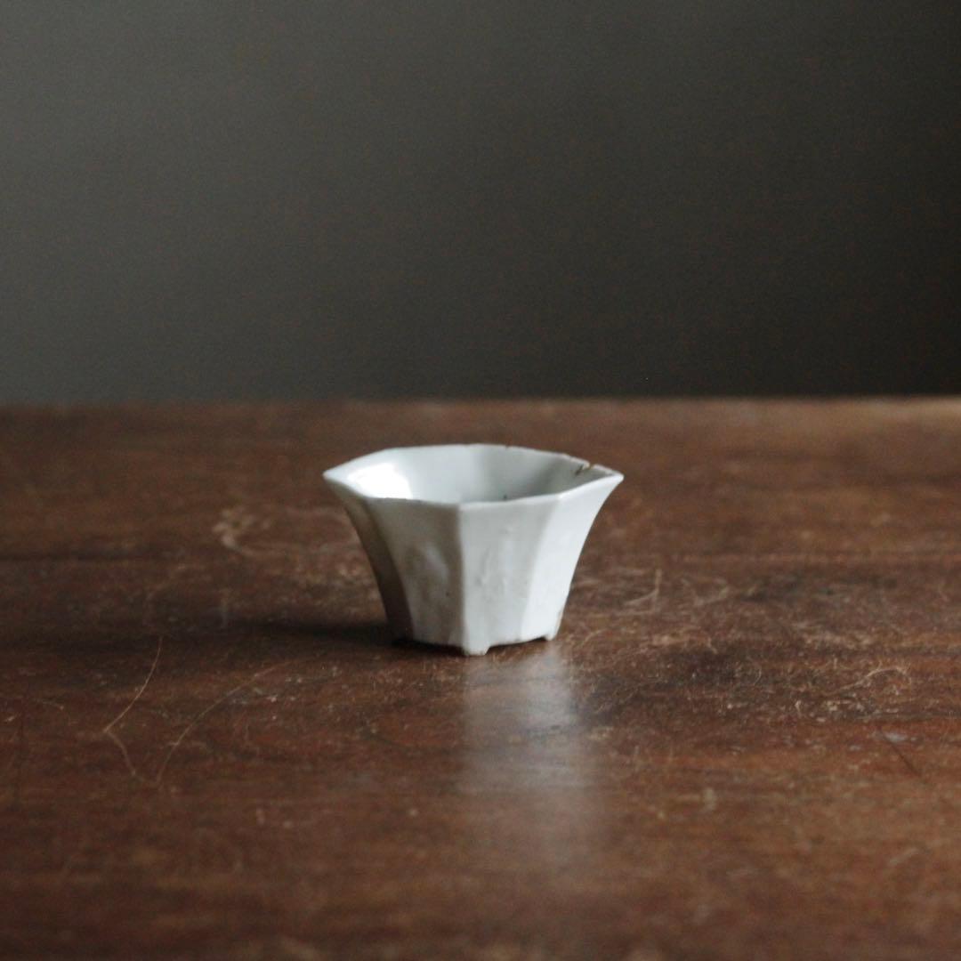 南京白磁 八角 面取 陽刻 人物文 盃 古美術 古道具 アンティーク 白南京