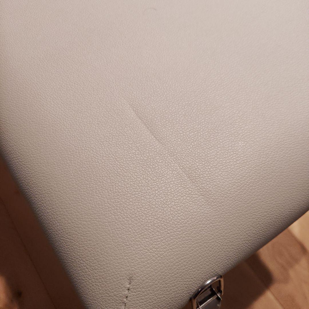 美品　折りたたみ式　マッサージベッド　施術台　エステ　マッサージ