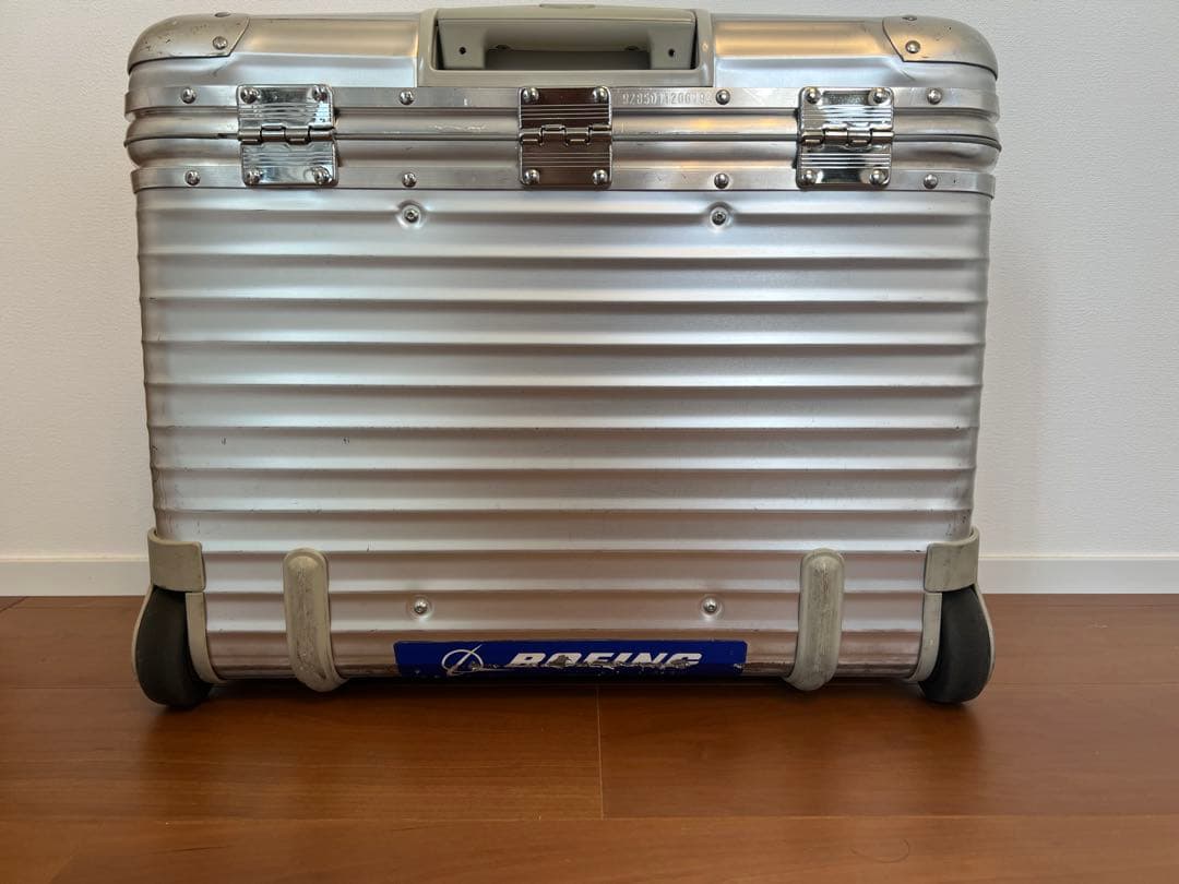 パイロット　シルバー アルミ キャリーケース