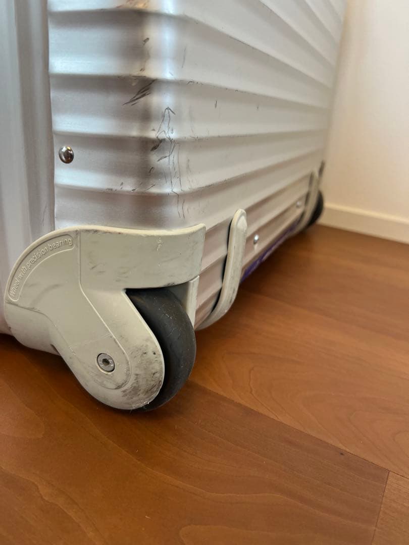 パイロット　シルバー アルミ キャリーケース