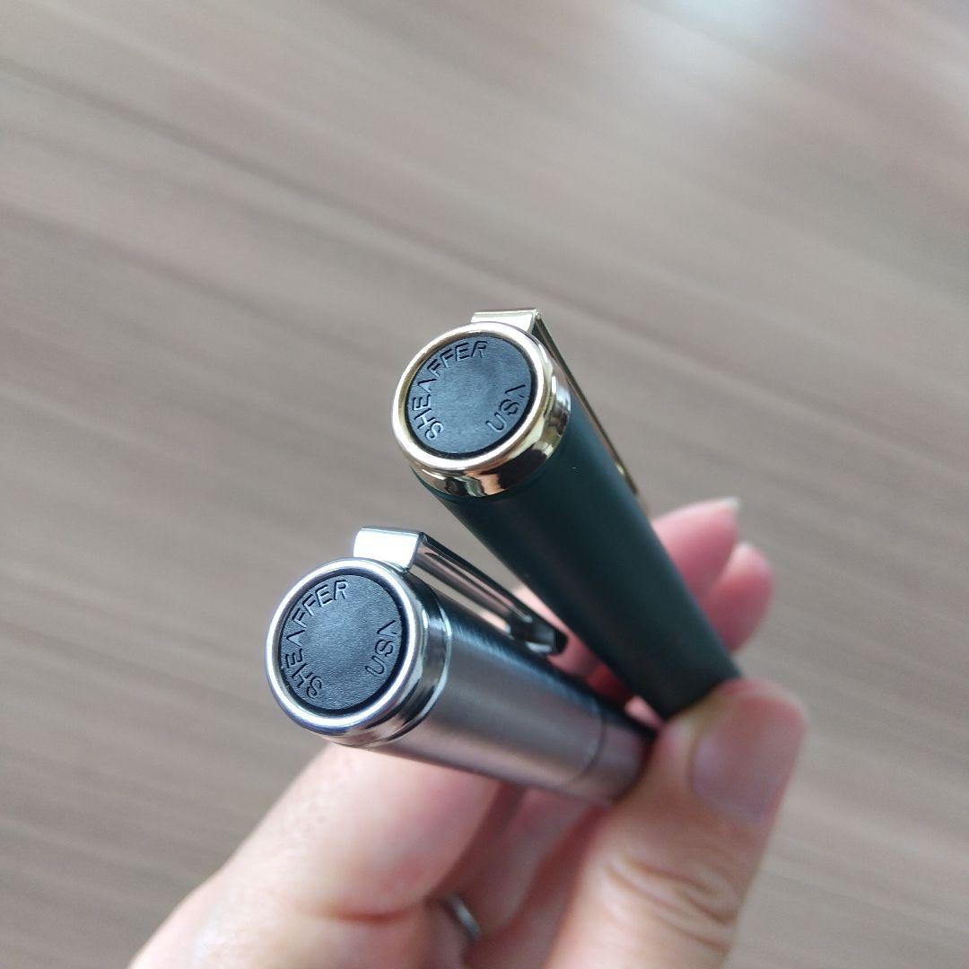 SHEAFFERボールペン 青黒各1本と替芯のセット