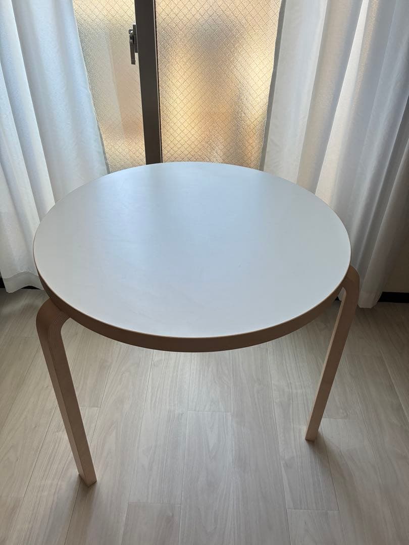 Artek 90B テーブル　ホワイトラミネート