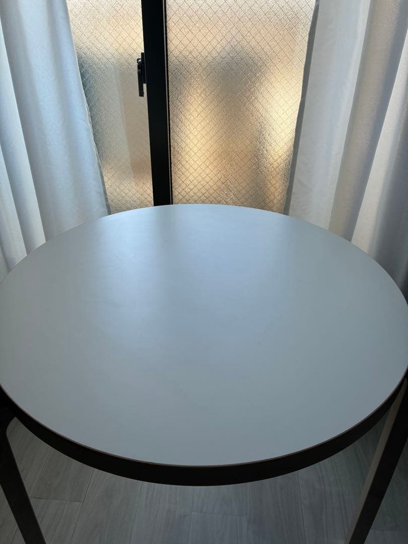 Artek 90B テーブル　ホワイトラミネート