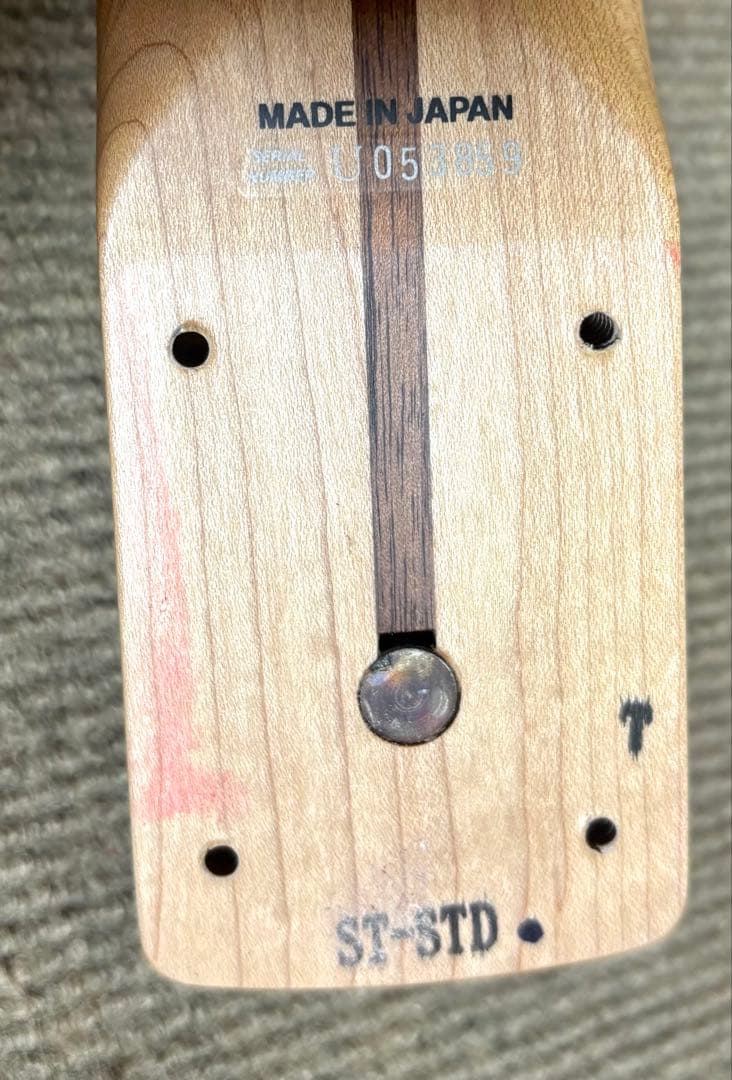 【新品弦張替済】Fender Japan ストラト キャディーアップルレッド