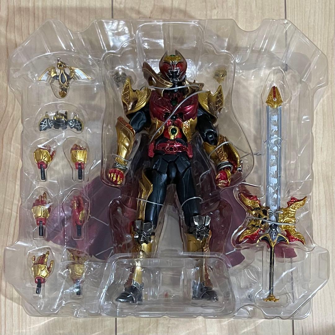 S.I.C 仮面ライダーキバ　エンペラーフォーム　フィギュア